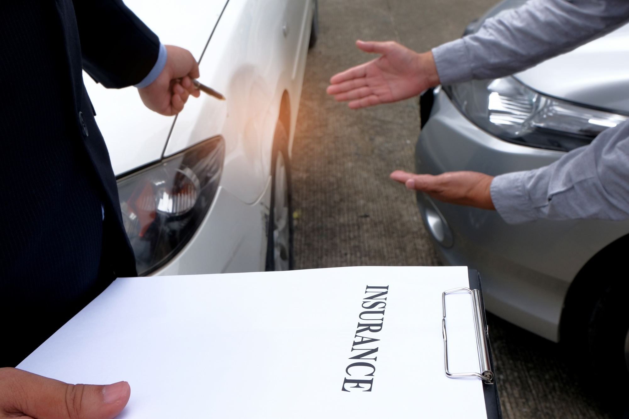 How to Deal with Insurance Adjuster after Car Accident